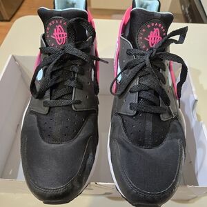 Nike Men's Black & Hot Pink Air Huarache Athletic Sneakers